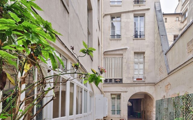 Luxurious apartment - l'ile Saint Louis