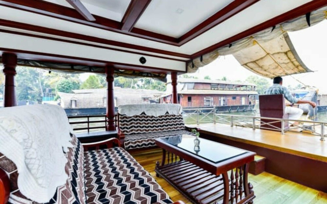 Coco HouseBoat