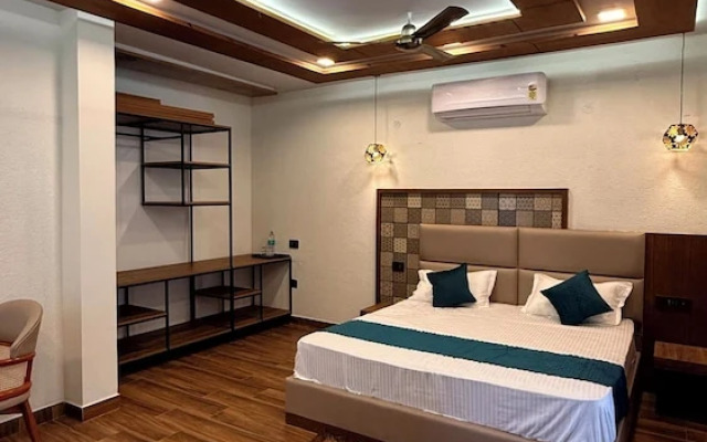 Yes Hotel By The Ganges