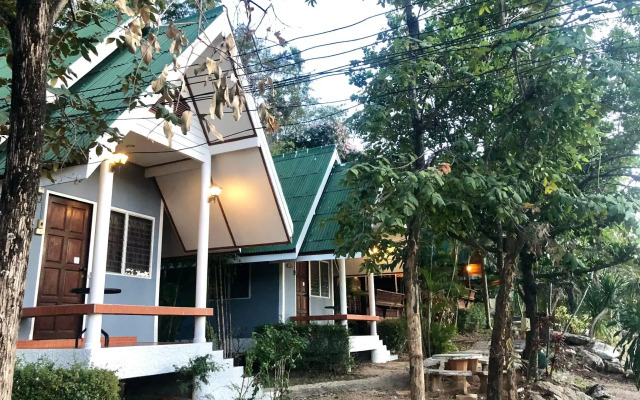 Baan Ing Khao Resort