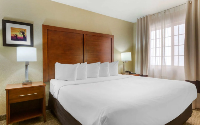 Spark by Hilton Glendale Phoenix North