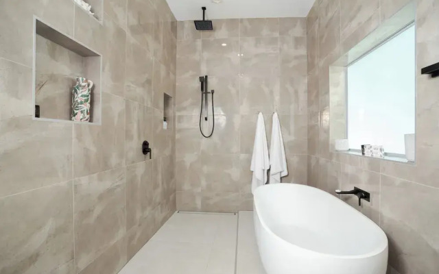 Mama Taras Luxury Villa