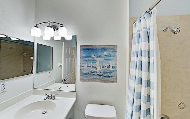 300cbw32 3 Bedroom Condo