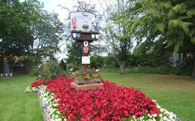 Charming Woodland Lodge 2 Person 1 Bedroom