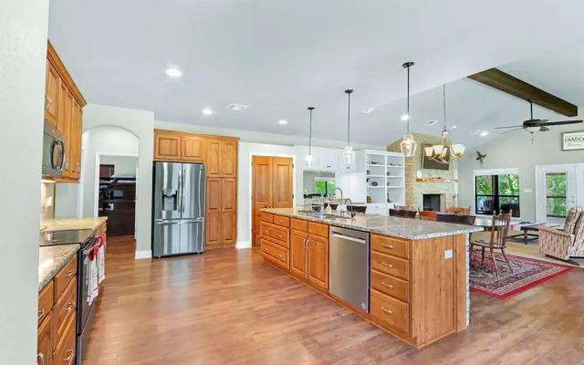 Beautiful Lakefront Cabin Something For Everyone