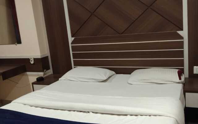 i-ROOMZ Sri Sai Comforts
