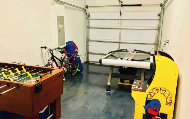 Home Near Disney Area-sleeps 14 Guest