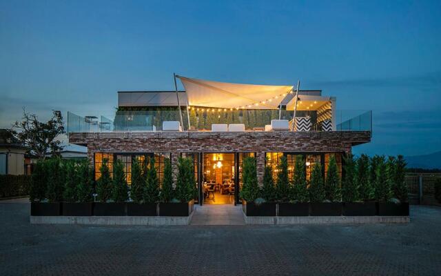 OPHELIA Lounge Restaurant Hotel