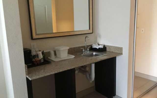 Red Roof Inn & Suites Longview