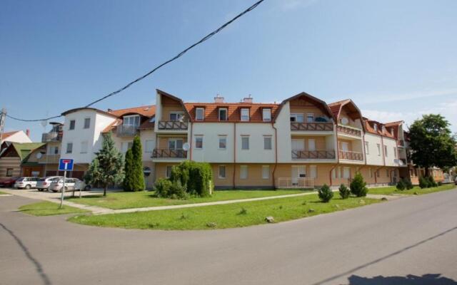 Zoli Apartmanok-Balcony Kölcsey 32