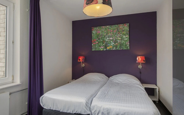 Comfortable Villa with Combi-Microwave in Green Surroundings