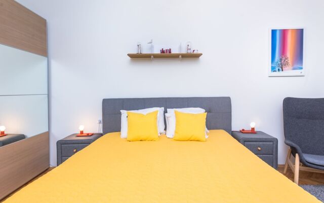 FM Luxury 1-BDR Apartment - Designer Business