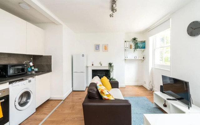 Super 1BD Flat Minutes From Kings Cross Station!