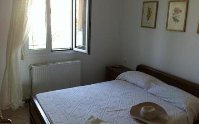 Family Apartment Ammoudi