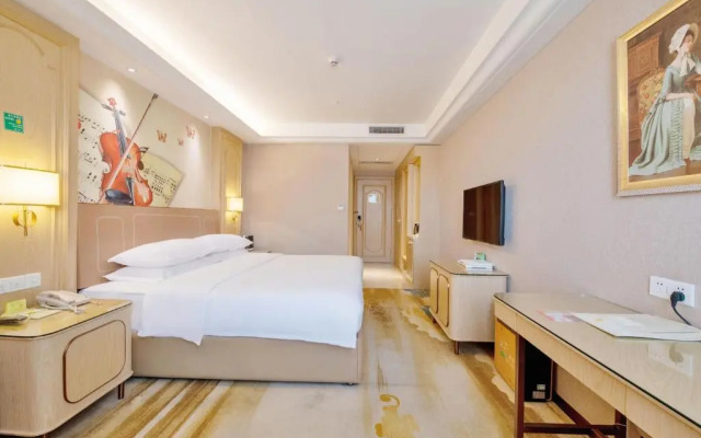 Vienna Hotel (Shenzhen Buji Metro Station)