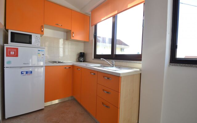 Apartment Martina - 300 m from sea: A2 Sukosan, Zadar riviera