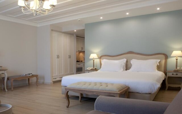 Royal Nidri Hotel & Apartments