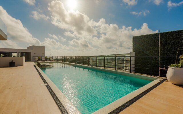 Entire Modern Apartment 2 min Walk to the Beach Private Rooftop Pool