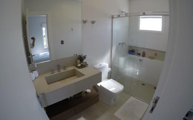 Casa 4 suítes Jurere Internacional