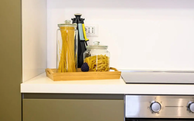 Into Mann in Naples With 5 Bedrooms and 5 Bathrooms