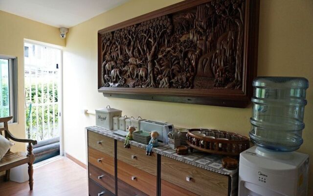 @Home Hostel Wua Lai