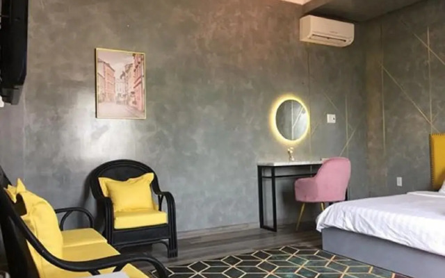 OYO 732 Dylan Hotel
