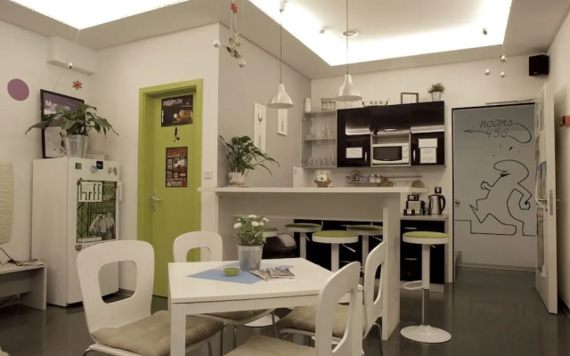 Chic Hostel