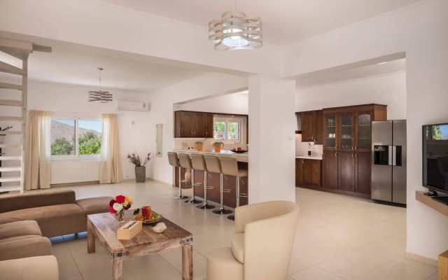 Villa Almyros