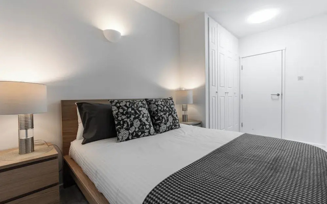 Duplex 2BR 2BA Flat Near Gloucester Rd Station