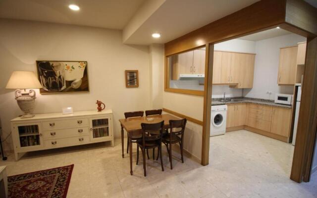 Apartaments Sant Jordi Comtal 33