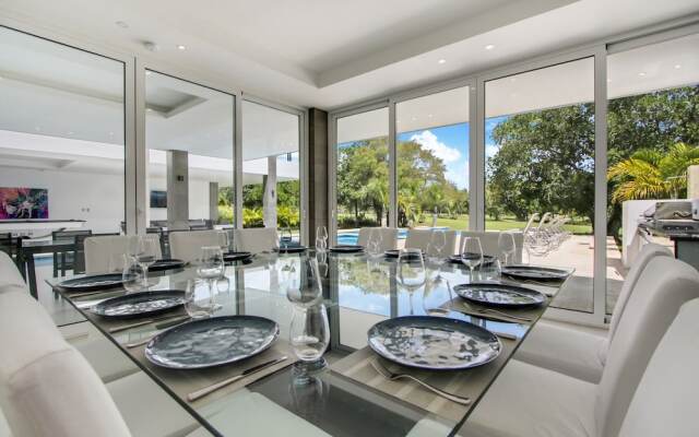 Ultra Modern Villa with Chef & Maid