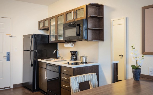 Candlewood Suites Anaheim - Resort Area by IHG