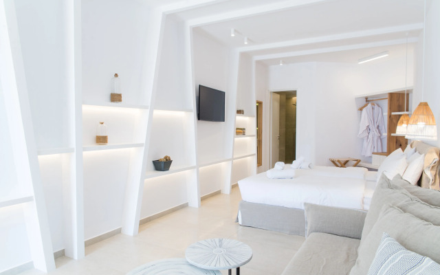 Super Paradise Hotel