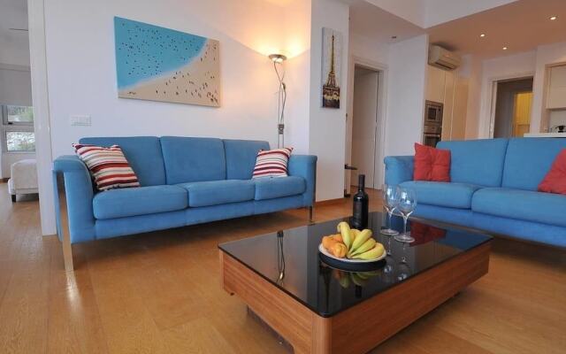 Theseus Beach Apartment