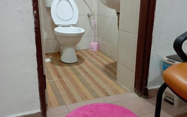 Evonne Budget Hotel