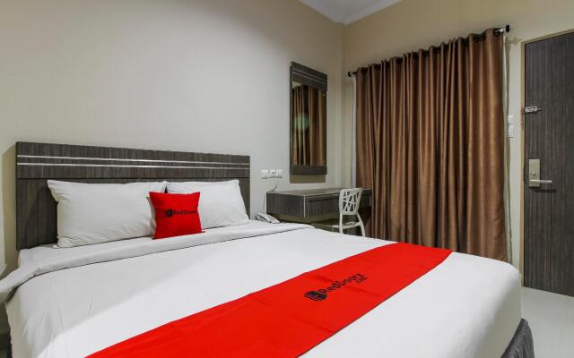 RedDoorz Plus Syariah @ Jalan Sriwijaya Medan