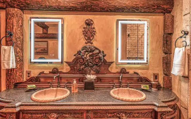 Forge Lake Lodge in Topton