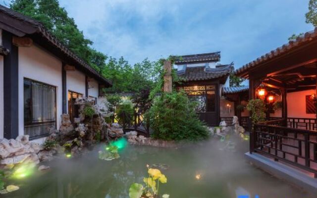 Youjian Jiangnan Hostel