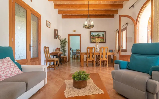 Sa Cumuna in Campos With 3 Bedrooms and 2 Bathrooms