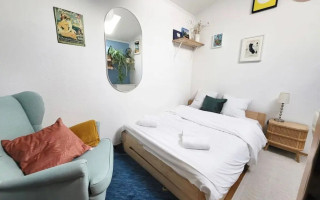 Large 2 bedrooms house with parking