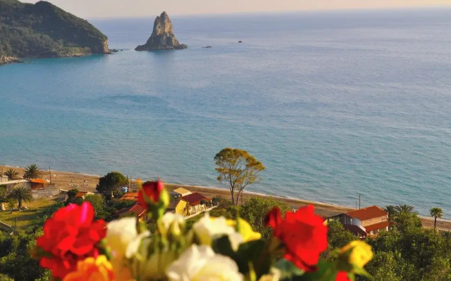 Apartments With Pool "maria" on Agios Gordios Beach
