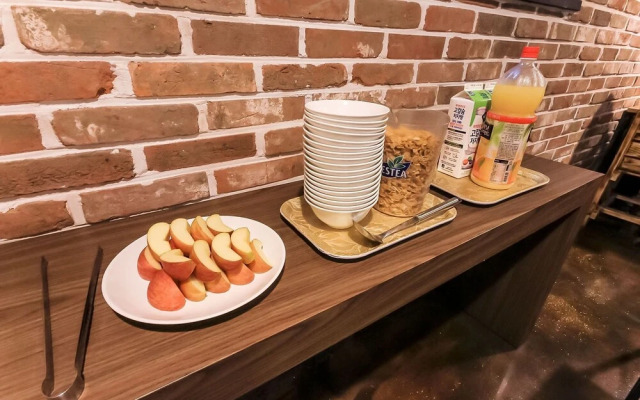 Changwon Palyongdong Praha Hotel