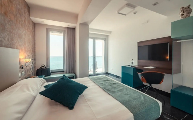 Nautilus Hotel