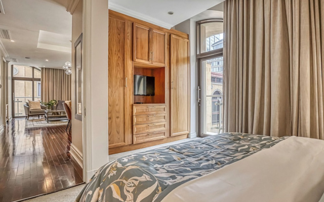 Luxurious Two-Bedroom Apartment