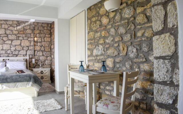 Stone studio/Amazing seaview/1km to the beach
