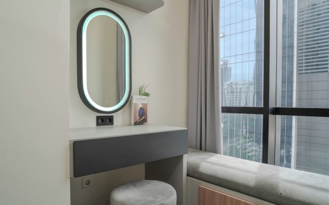 Urban Grey 1Br At Sudirman Suites Apartment