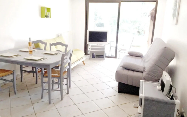 Studio in Cannes, With Pool Access, Furnished Terrace and Wifi - 3 km - Hotel in Cannes - Photo 2