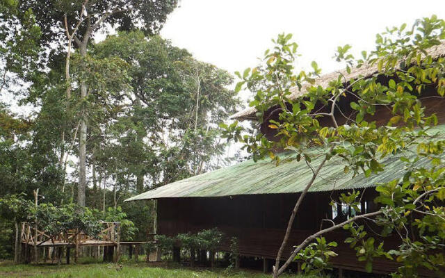 Amazon Lake Lodge