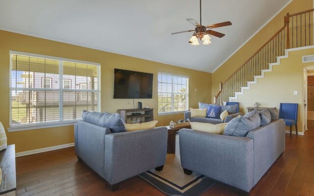 Beach Retreat 4 Bedrooms 2.5 Bathrooms Home