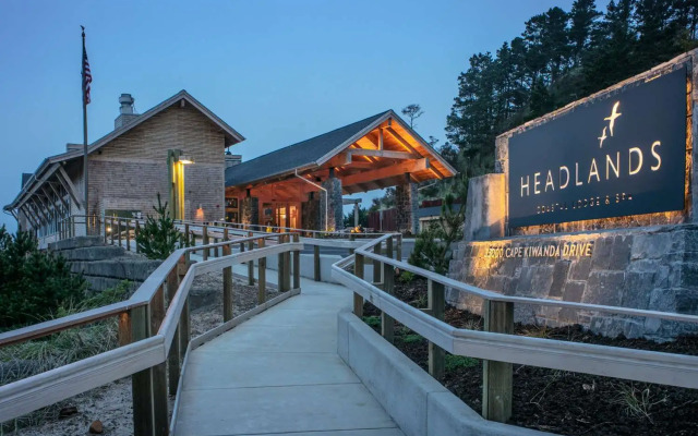 Headlands Coastal Lodge & Spa